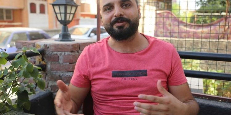 تركيا: فصل موظف أعزب لتعليمه أطفاله بمدارس حركة الخدمة!