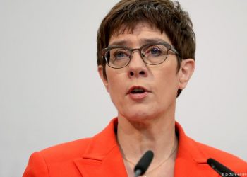 وزيرة الدفاع الألمانية: ليبيا قد تنقسم بين تركيا وروسيا