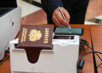 روسيا: بدء العمل بقانون يسهل إجراءات الحصول على الجنسية الروسية