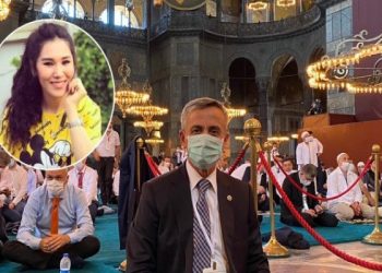 تركيا… برلماني متهم بقتل خادمته يصلي في آيا صوفيا