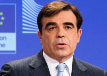 مفوض أوروبي: ما فعلته تركيا بملف آيا صوفيا “انطلاقة سيئة”