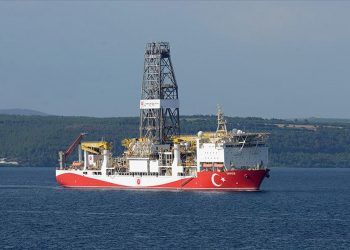 تركيا تدافع عن أنشطة التنقيب قرب جزيرة يونانية
