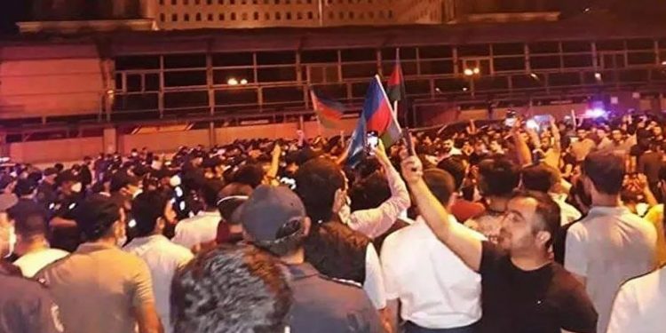 تظاهرات داعمة للجيش في أذربيجان تتحول لفوضى والشرطة ترد بعنف