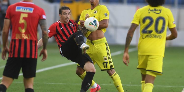 فنربخشه يفوز على منافسه جنشلار برلي بثلاثية نظيفة