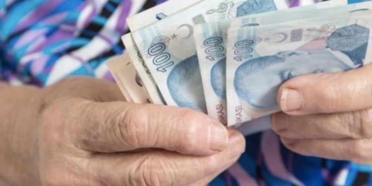 تركيا مقبلة على أزمة.. تراجع مدفوعات التأمينات وزيادة متقاضي المعاشات