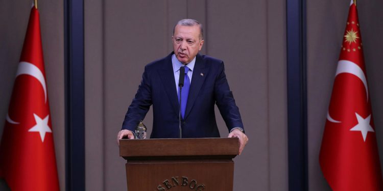 متفاخرًا.. أردوغان يقر بجرائمه ضد حركة الخدمة