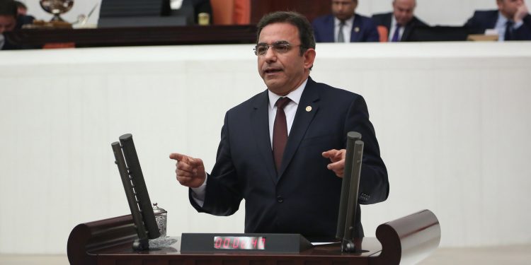 برلماني: معدلات البطالة في تركيا تهدد بكوارث اجتماعية واقتصادية