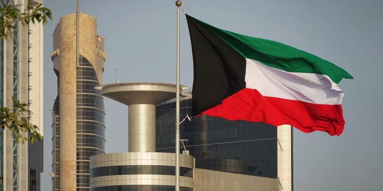 الكويت ترفض توصيات للاعتراف بحقوق البدون ونقل الجنسية لأبناء المواطنة