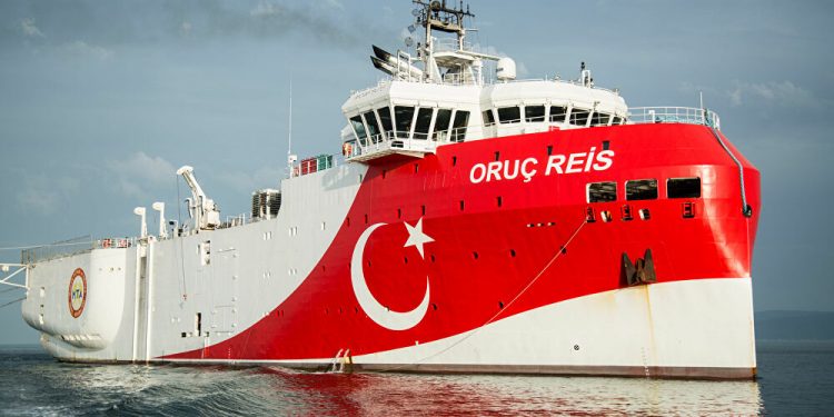 تركيا تمدد مهام عمل سفينة الأبحاث “أورتش رئيس” شرق المتوسط