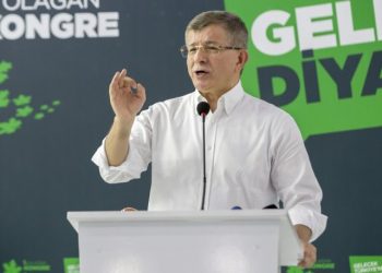 داود أوغلو: مشروع قناة إسطنبول خيانة كبرى!