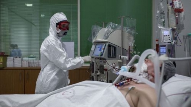 مرضى كورونا يموتون في انتظار دورهم بغرف الرعاية المركزة