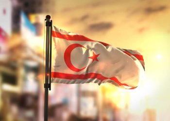 قبرص التركية تطالب فرنسا بسحب دعمها العسكري من الجزيرة