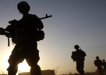 عسكريان تركيان يفقدان حياتهما في اشتباكات على الحدود مع إيران