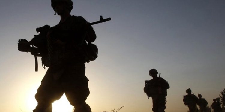 عسكريان تركيان يفقدان حياتهما في اشتباكات على الحدود مع إيران