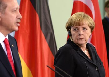 أردوغان وميركل يتباحثان حول أزمة شرق المتوسط