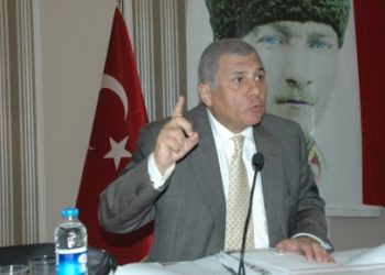 وزير تركي سابق: سنواجه الحقيقة المرة في الخريف