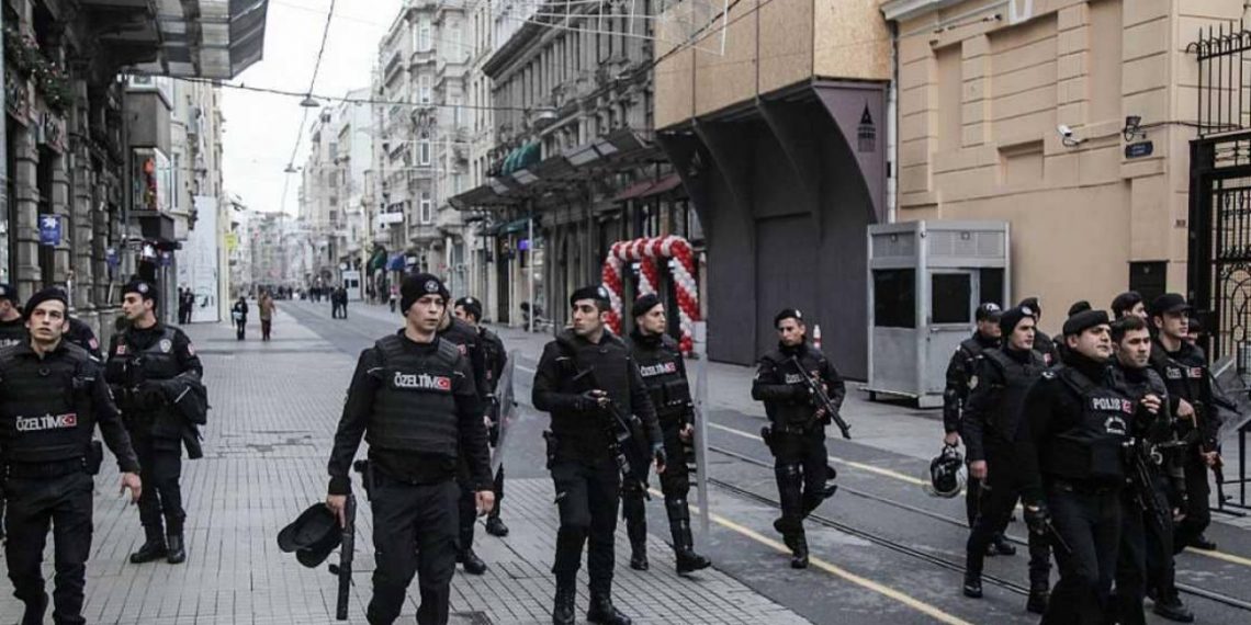 مذكرات اعتقال تركية بحق 82 شخصا تظاهروا قبل 6 سنوات