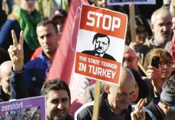 تركيا.. اتحاد منصات ضحايا الانقلاب: أوقفوا حملة “مطاردة الساحرات”