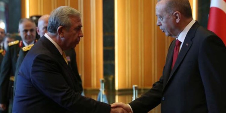 أردوغان يلتقي رئيس بلدية أنقرة في القصر الرئاسي