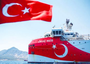 صحفية تركية: الاتحاد الأوروبي قد يطبق عقوبات على سفينة أوروتش رئيس