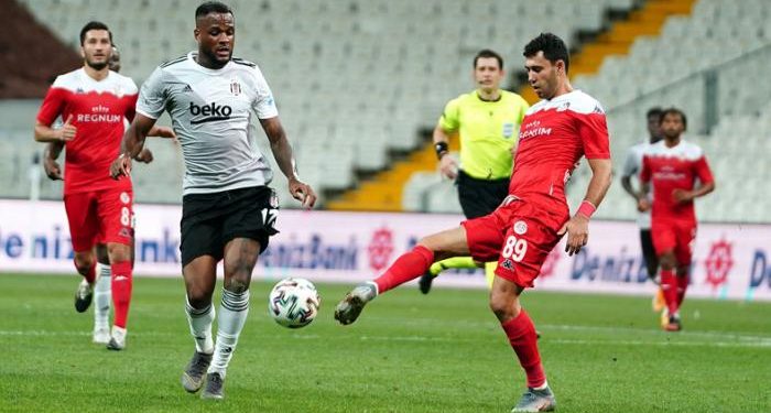 تركيا.. بشكطاش وأنطاليا سبور يتعادلان في مبارة صعبة