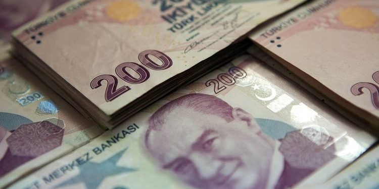 خبير اقتصادي: قد نستيقظ على خبر وصول الدولار 15 ليرة!