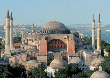 تركيا.. بطريرك يعلق على تحويل كنيسة أخرى: هل باتت المساجد غير كافية؟