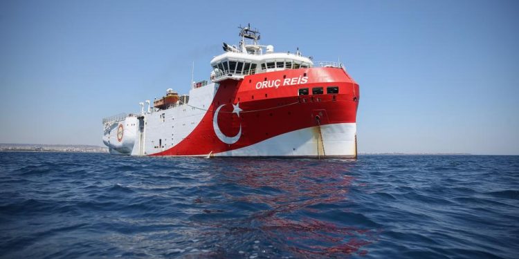 اليونان تعلق على سحب تركيا سفينة الأبحاث “أوروتش رئيس”