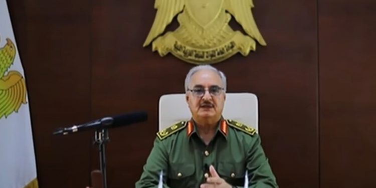 حفتر يعلن استئناف إنتاج وتصدير النفط.. بشروط