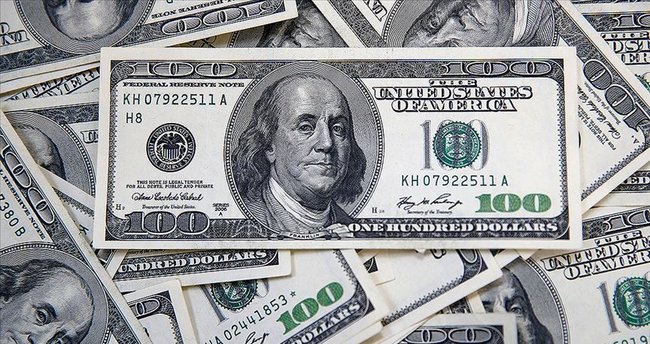 تركيا.. الدولار يستهل تعاملاته برقم قياسي أمام الليرة