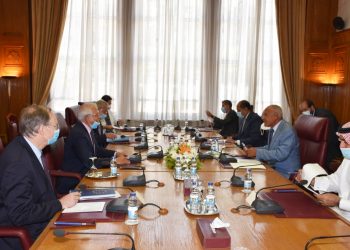 أبو الغيط وجوزيب بوريل يؤكدان خطورة التدخل العسكري في ليبيا