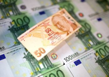 تركيا: اليورو يحطم رقما قياسيا أمام الليرة