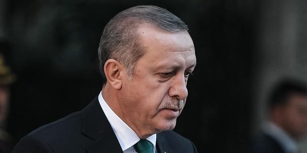 تغريدة أردوغان بالفرنسية تحرج برلمانيًا مؤيدًا لأردوغان