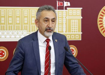 برلماني: وفيات كورونا في تركيا تتجاوز 23 ألفًا!