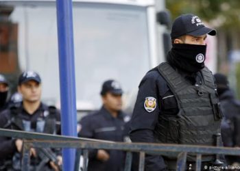 تركيا.. قرارات اعتقال ومنع من السفر بحق 39 محام