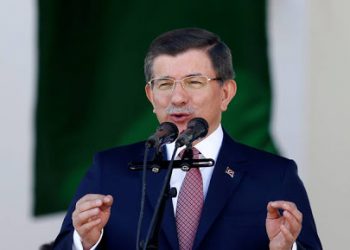 داود أوغلو يكشف سبب هجوم سليمان صويلو على المحكمة الدستورية