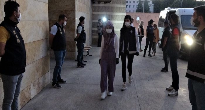 تركيا.. برلماني معارض يعلق على اعتداء الشرطة على طالبات داخل مديرية أمن