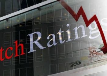 فيتش تخفض تصنيف بنوك في تركيا