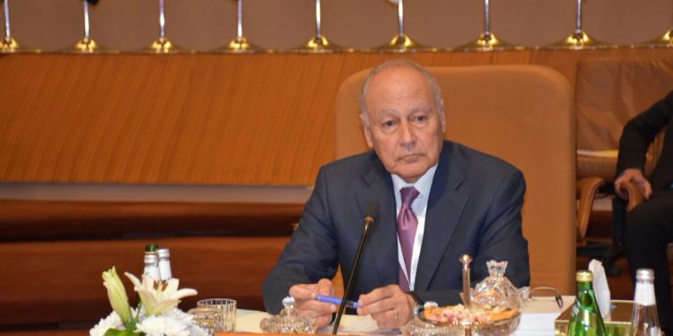 أبو الغيط يرحب بالتوقيع على اتفاق وقف اطلاق النار في ليبيا ويصفه بالانجاز الوطني الكبير