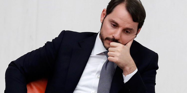 5% فقط من الأتراك يثقون في الأداء الاقتصادي لصهر أردوغان