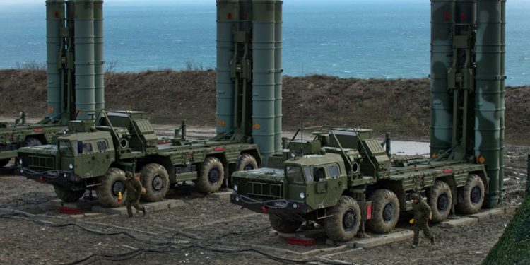 فيديو.. إطلاق صاروخ بمنطقة اختبار تركيا لـ”إس-400″ الروسية