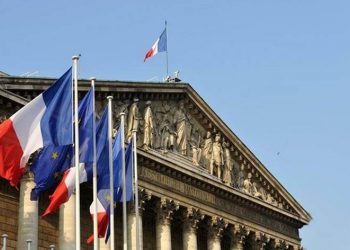 فرنسا تحذر مواطنيها الموجودين في تركيا