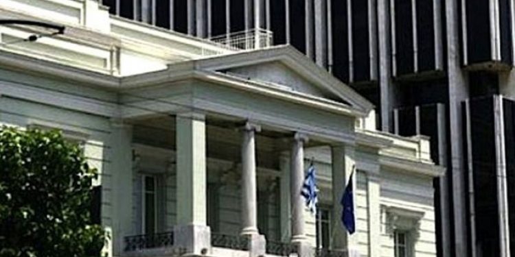 وزير خارجية اليونان: تركيا تحولت إلى وكالة سفر للجهاديين