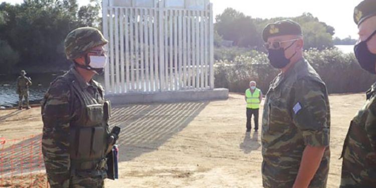 اليونان تبني سورًا فولاذيًا على حدودها مع تركيا