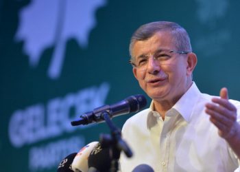 داود أوغلو: أردوغان أكبر مصيبة حلت على شعبنا