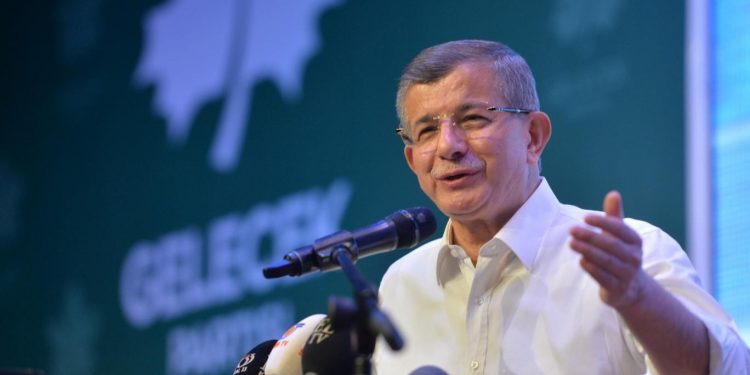 داود أوغلو: أردوغان أكبر مصيبة حلت على شعبنا