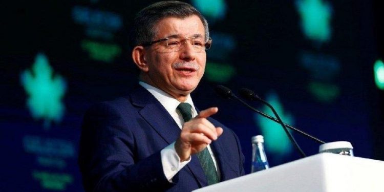 تركيا.. استقالة 30 عضوًا من حزب المستقبل!