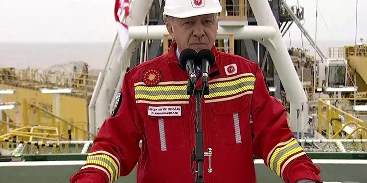 أردوغان يعلن اكتشاف حقل غاز جديد ويهدد الاتحاد الأوروبي!