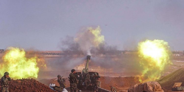 المرصد السوري: روسيا تقصف معسكرًا لمقاتلين مدعومين من تركيا