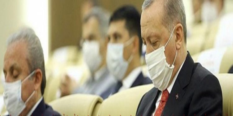 تركيا.. النقابات الطبية تستكر إجراء رجال القصر فحوصات كورونا مرتين يوميًا